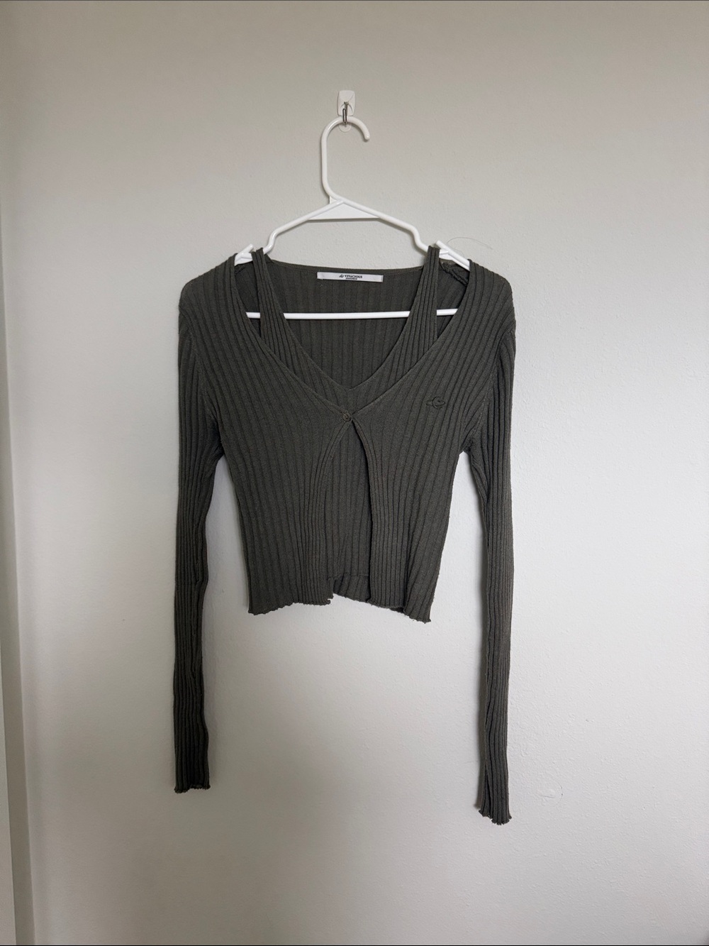 Ribbed V-Neck Long Sleeve Crop Top in Olive
